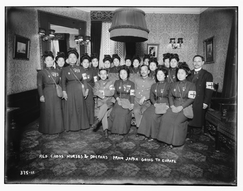 第一次大戦で欧州に向かう日本赤十字社の医師・看護団